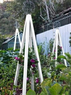 Akoris Garden Tuteur Jr. -The Bloom Yard Sales Shop 8600517 03V tif 1